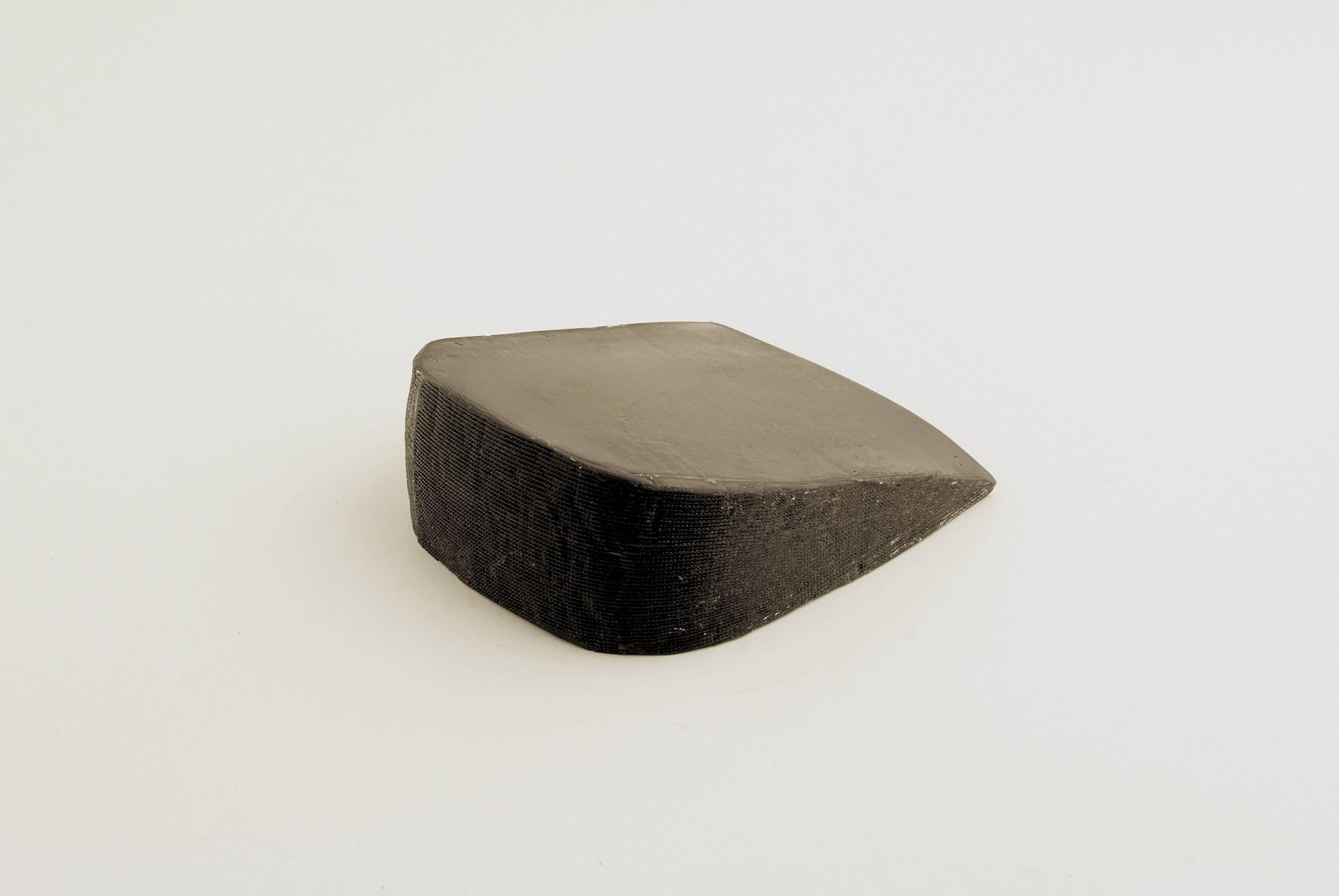 Formatge de vaca amb carbó i llimona 250g